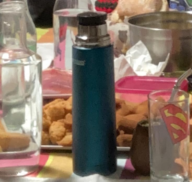 Praktisch mit Becher