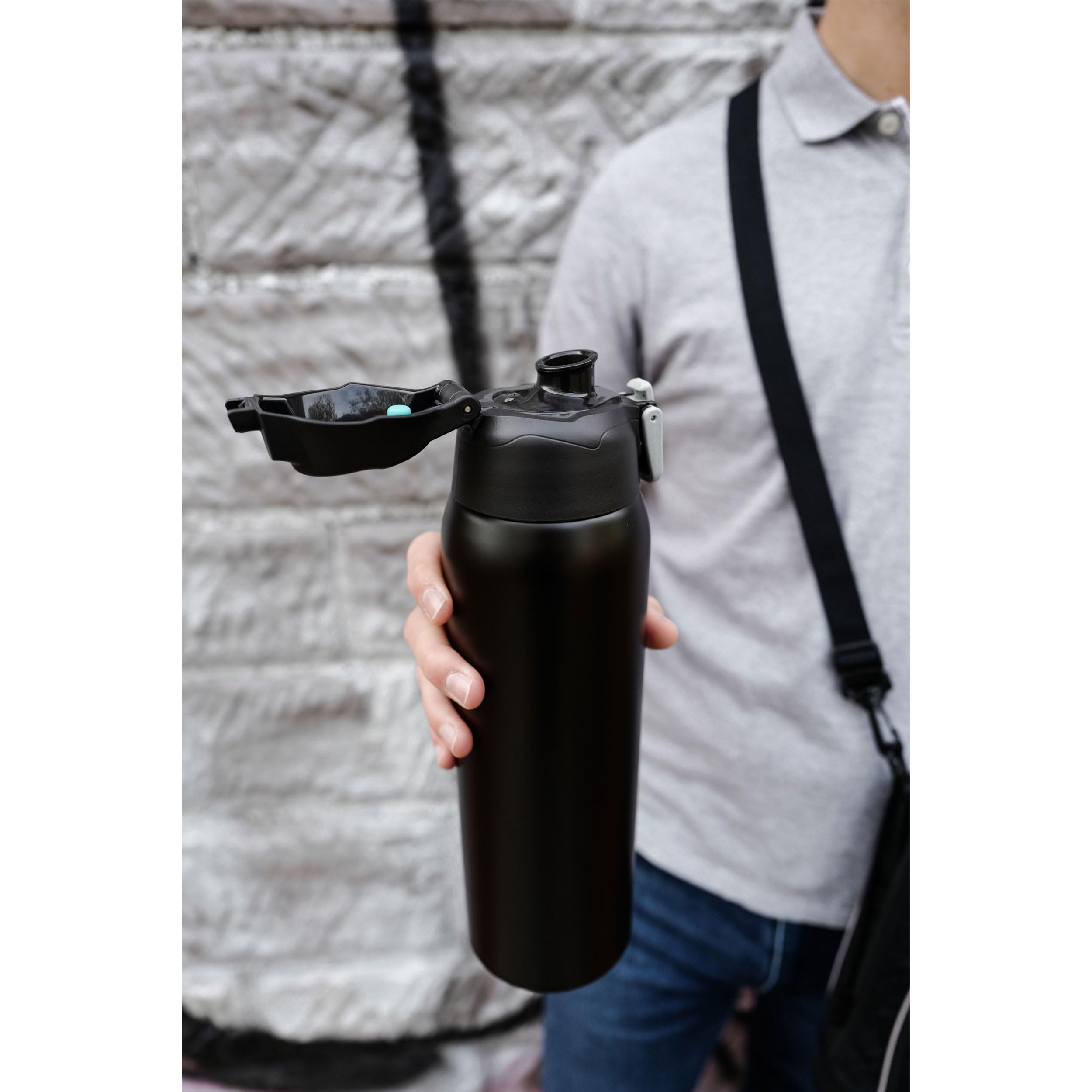 thermos-ultralight-strap-bottle-isolierflasche-1-0-l-schwarz-mit-tragetasche image 7